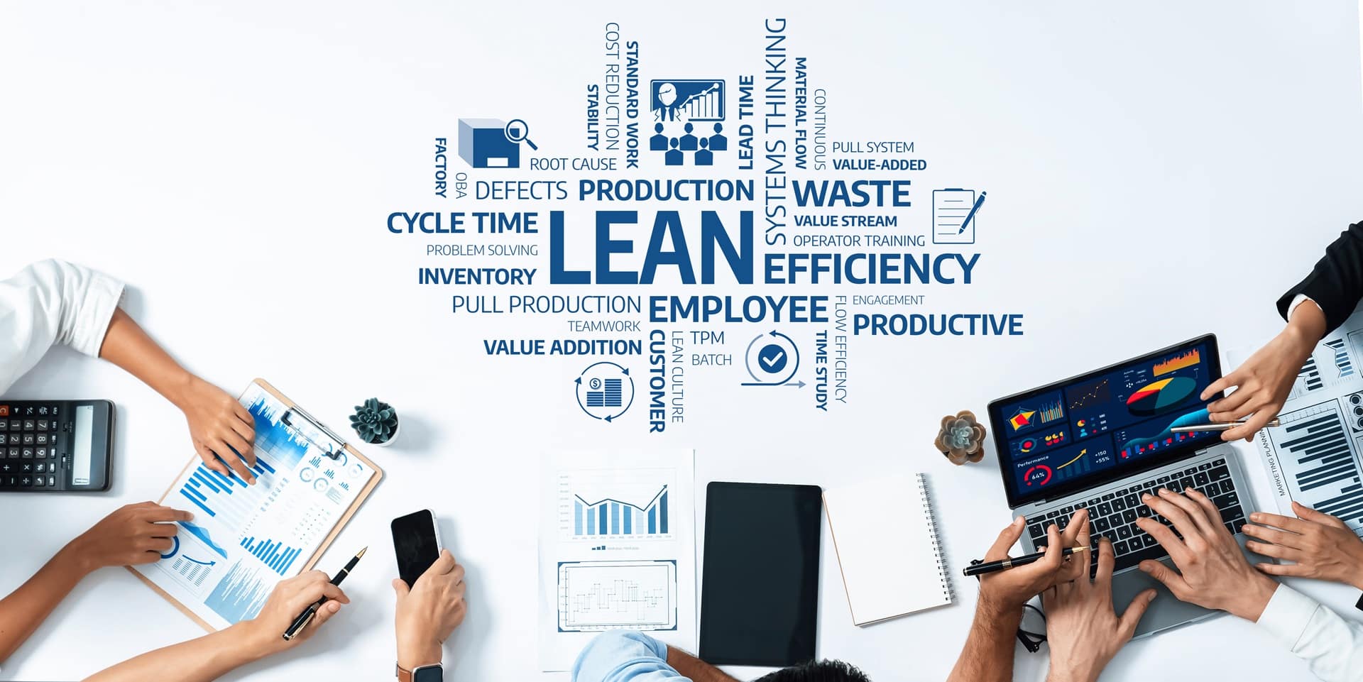 Team analysiert Lean-Strategie und Effizienz | Photovoltaik Altenburg